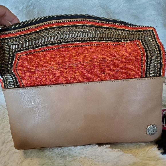 Vince Camuto bessy‎ beaded clutch